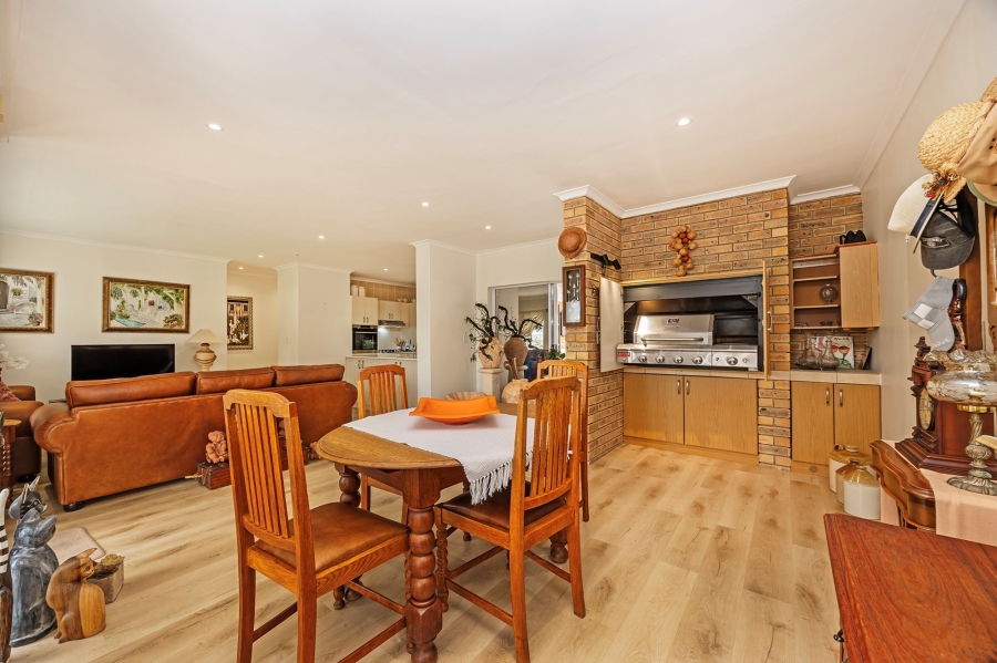 2 Bedroom Property for Sale in Protea Heights Western Cape